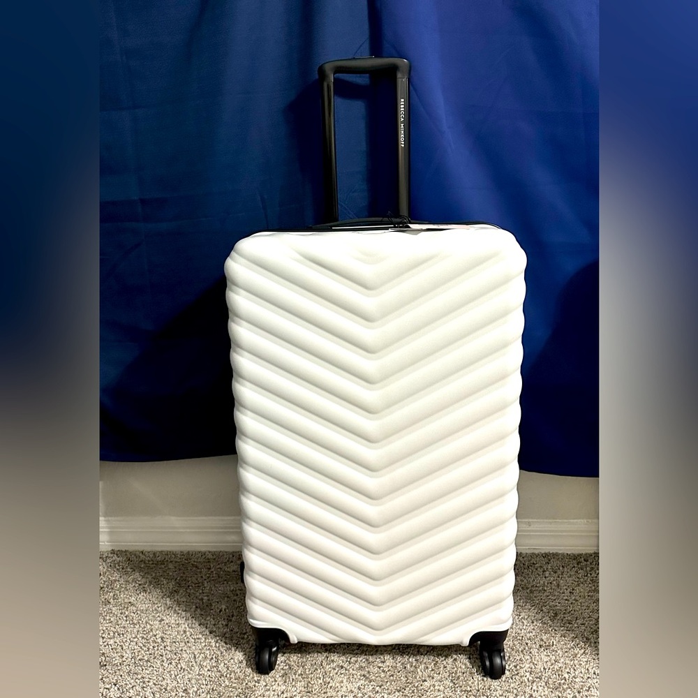 Rebecca Minkoff 28-Inch Spinner Suitcase *Chevron White*